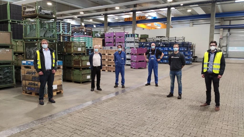 Gruppenbild Mühlhoff in der Porduktionshalle