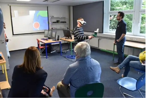 VR-Anwendung wird gezeigt