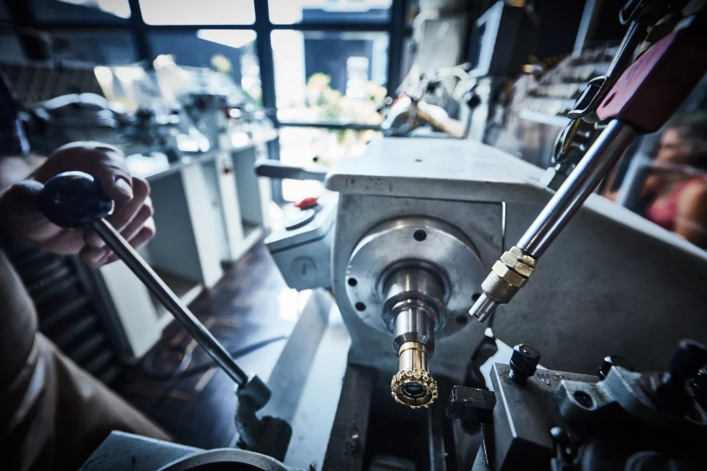 Tradition trifft auf Technologie: KI in der Handwerkskunst