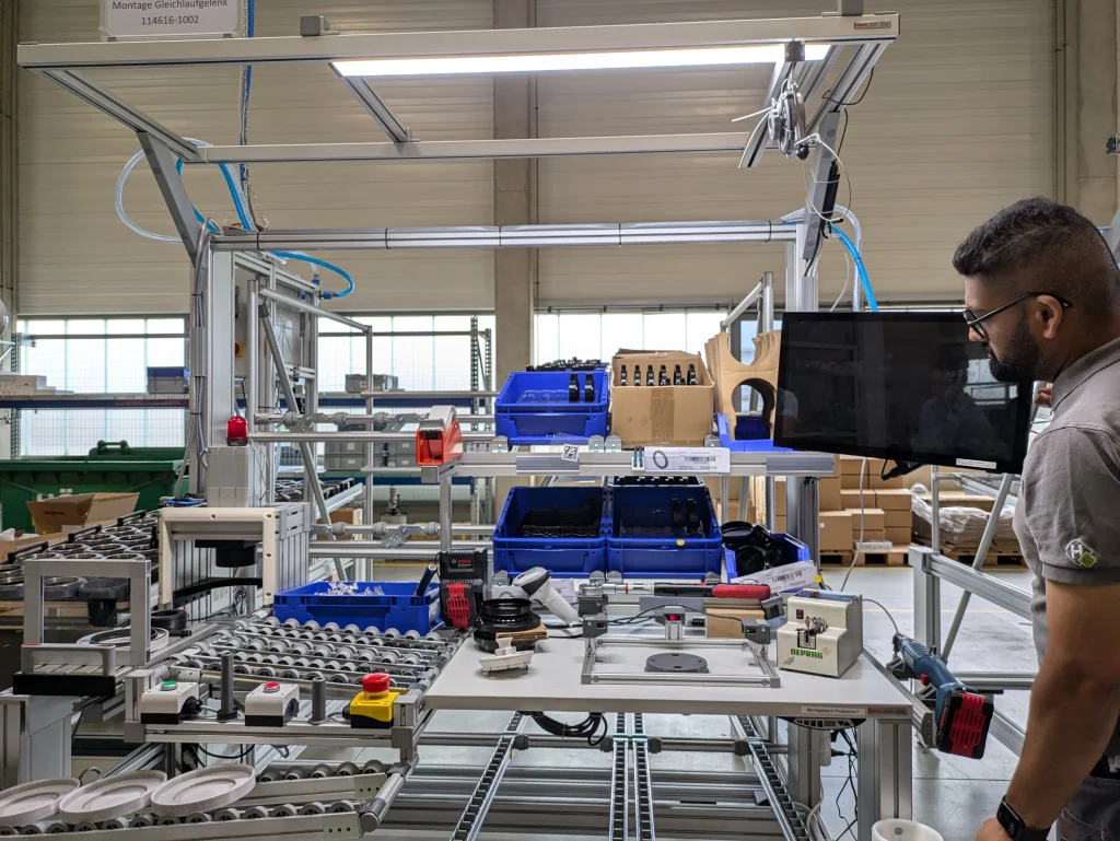 Montagestation der Hirschvogel E-Solutions GmbH