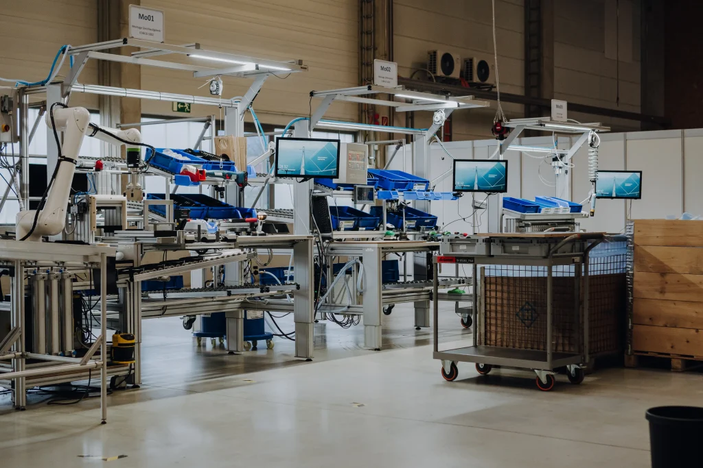 Montagestationen der Hirschvogel E-Solutions GmbH