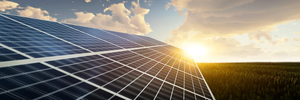 Solaranlagen und Felder